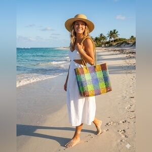 NWT Lola Hand Bag designed by Georgina Herrera Great Colors!!